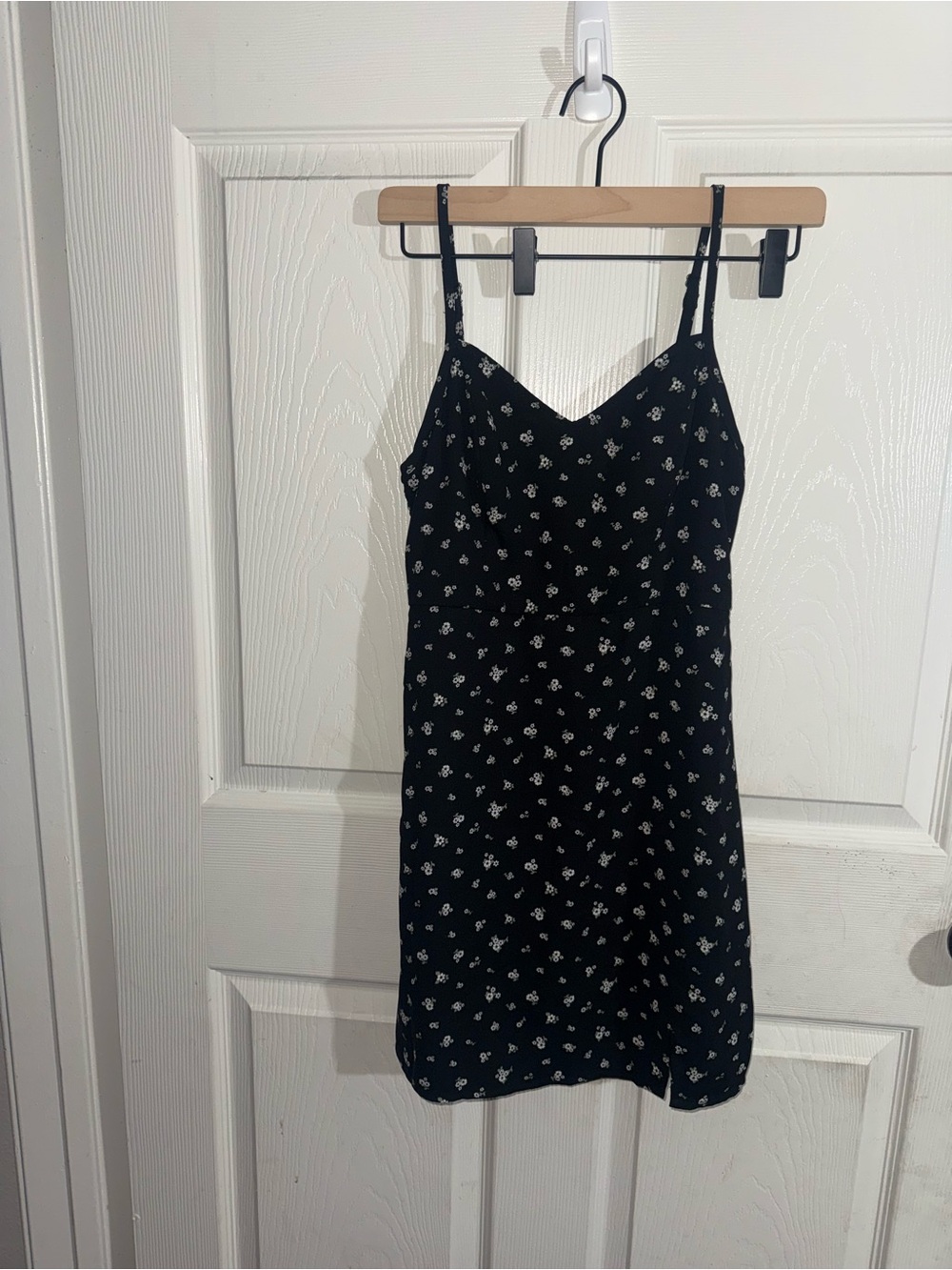 Hollister Black Floral Mini Dress XS Adjustable Strap Slip Dress